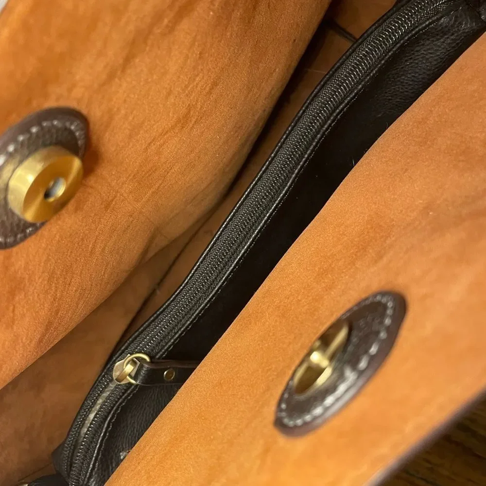 Unbranded this elegant